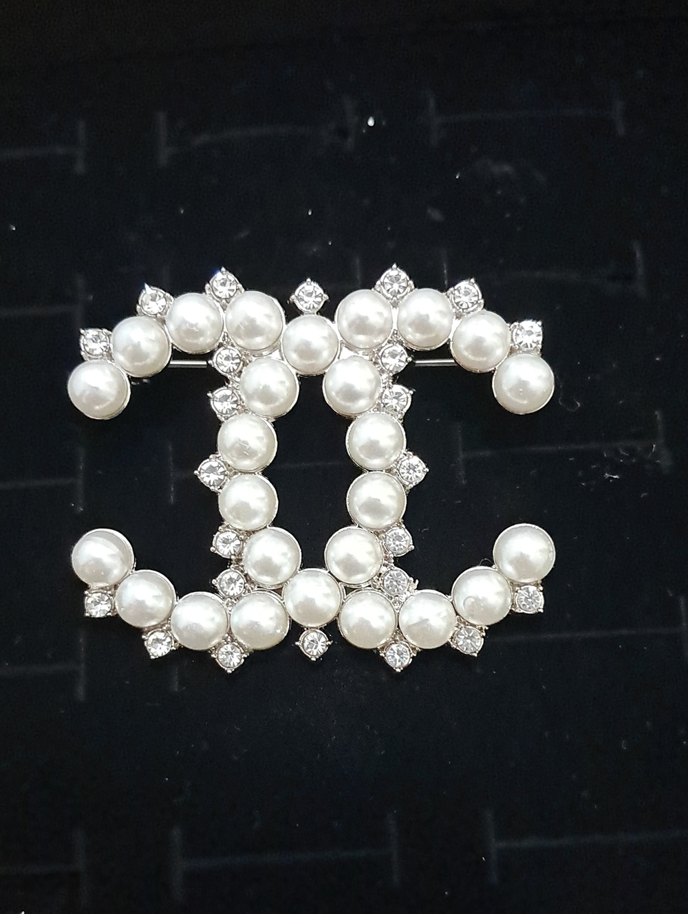 Fashion Jewelry Pearl & Crystal Interlocking Logo Brooch - White